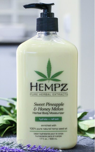 Фото крема Hempz Sweet Pineapple & Honey Melon Herbal Body Moisturizer